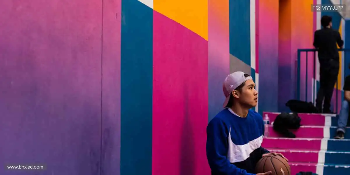 限量周边，收藏荣耀，你的专属体育记忆！🎯✨